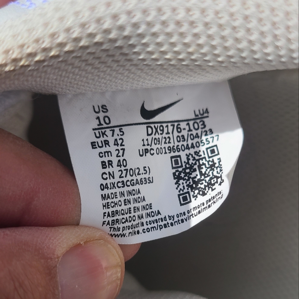 Nike Women's White and Bone Gamma Force Sneakers With Box - Picture 7 of 8